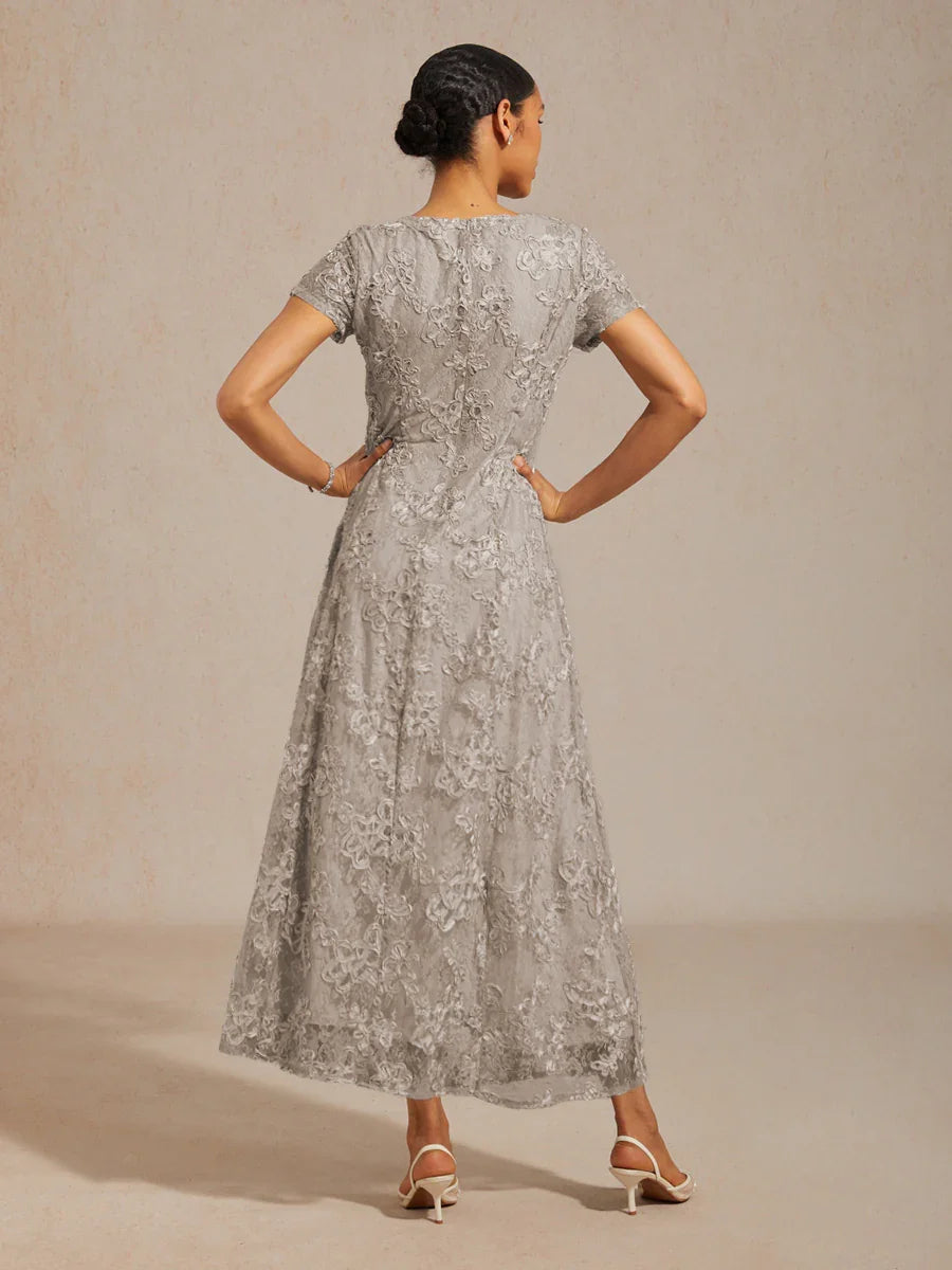 Robes A-Line en dentelle avec des décorations de paillettes