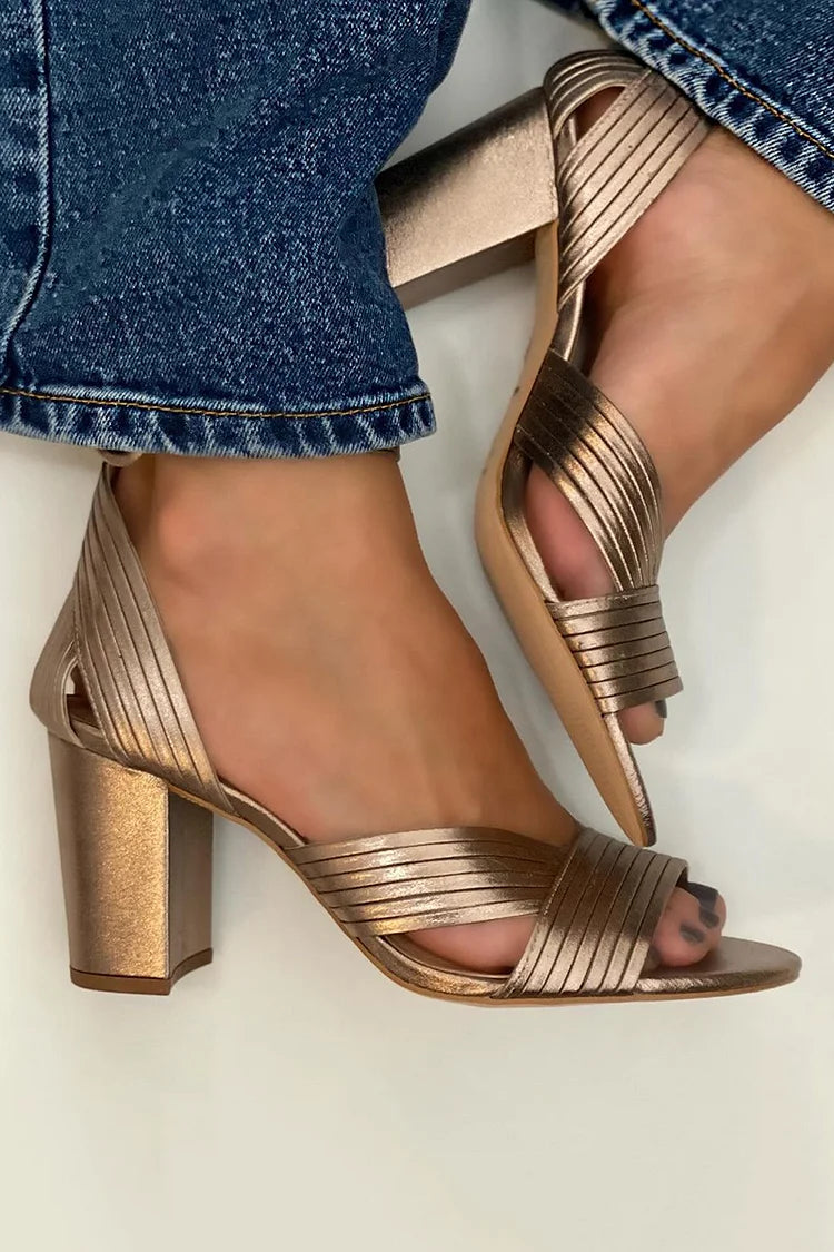 Sandales avec des lanières élégantes