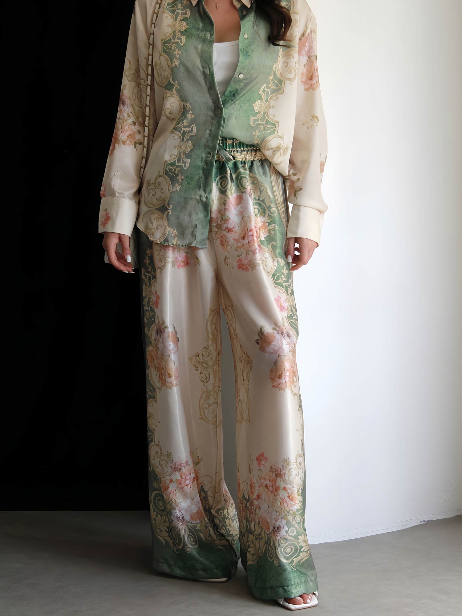 Chemise à fleurs baroque
