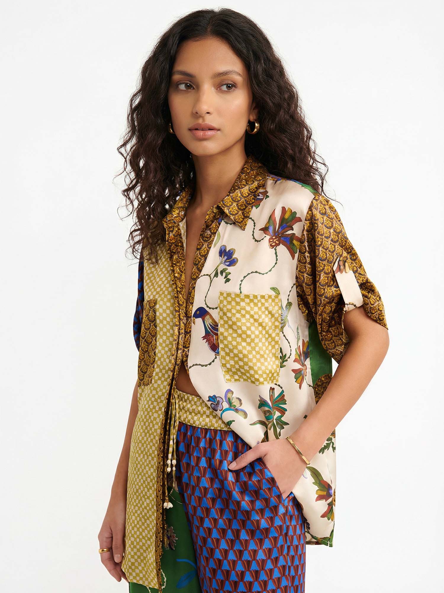 Chemise à boutons avec impression contrastée d'oiseaux