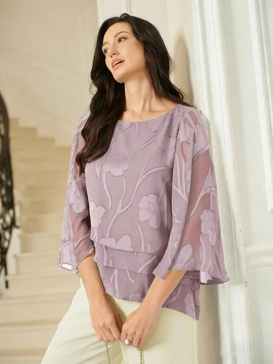 Chemise en chiffon à couches avec des fleurs