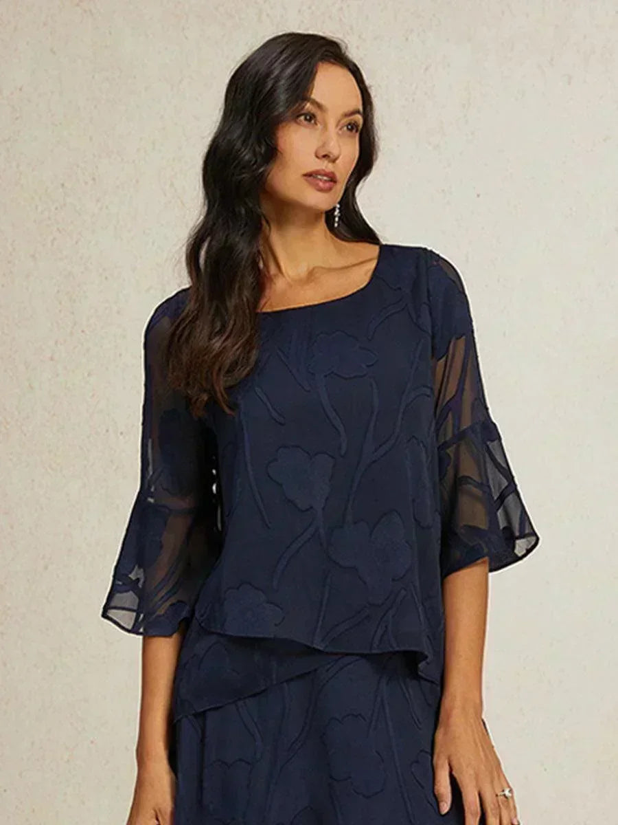 Chemise en soie avec des bords asymétriques