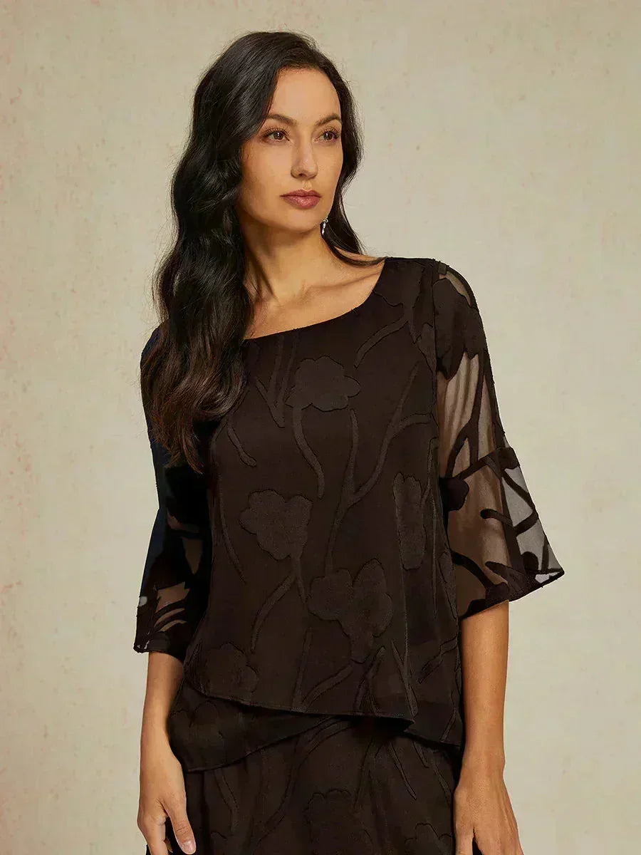 Blouse en chiffon avec des bords asymétriques élégants