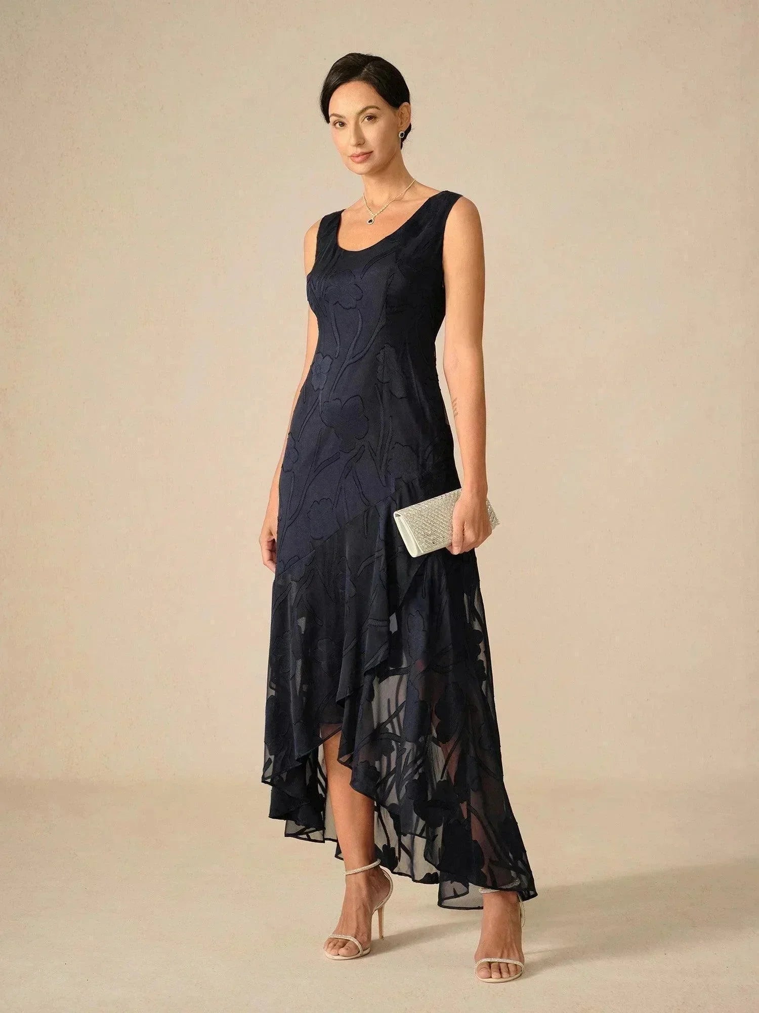 Robes de soirée sans manches en soie florale avec des ourlets asymétriques