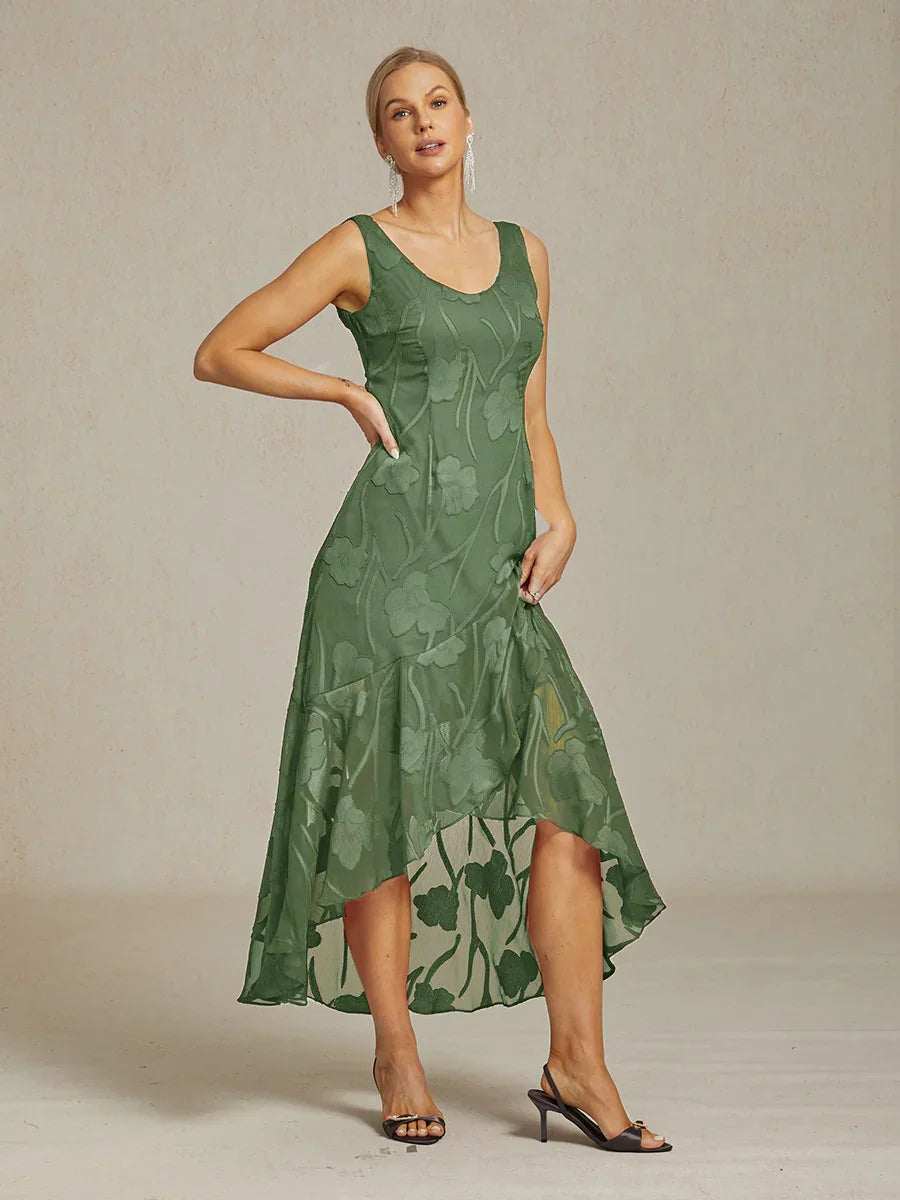 Robe de soirée sans manches en chiffon floral avec des bords asymétriques