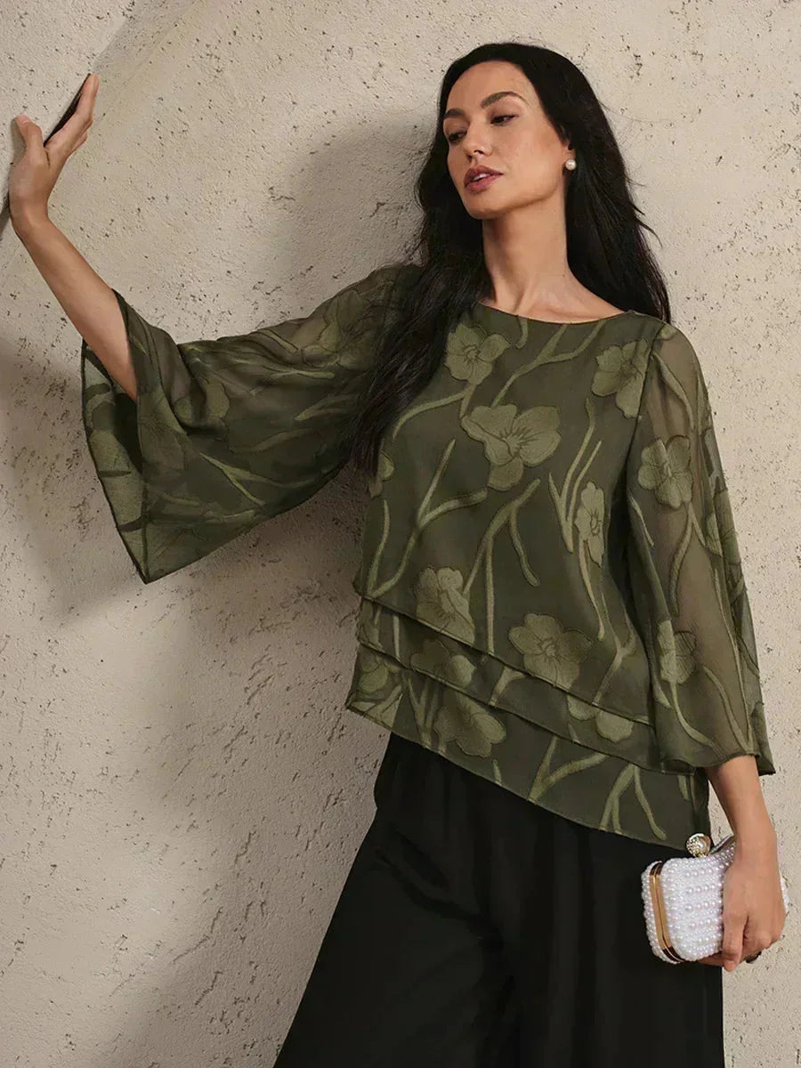 Chemise en soie à couches avec fleurs