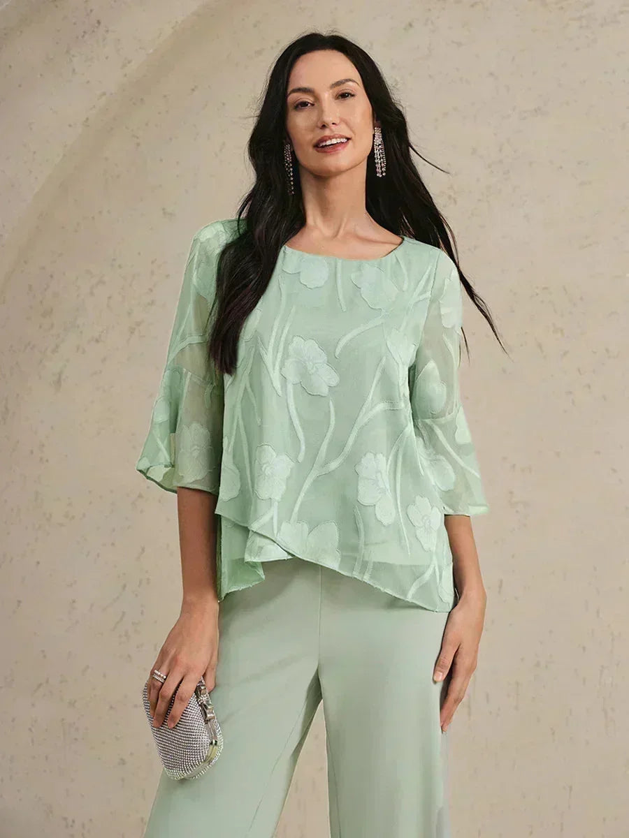 Blouse en chiffon avec des bords asymétriques élégants