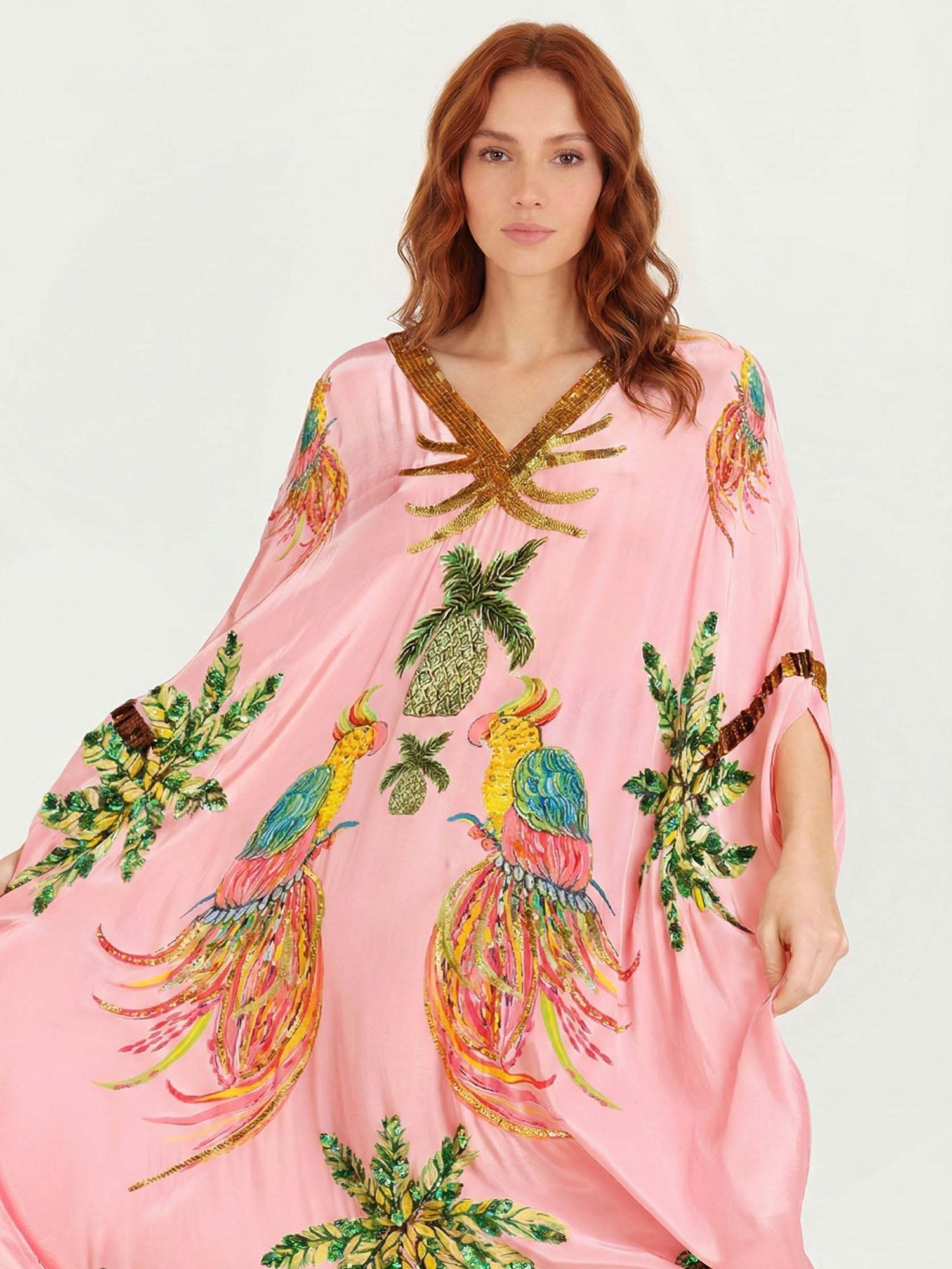 Robe maxi avec imprimé perroquet noir/rose