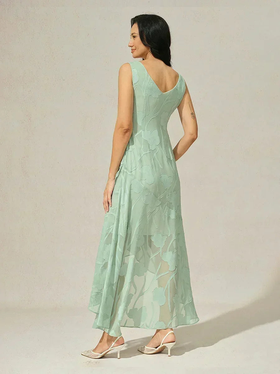 Robe de soirée sans manches en chiffon floral avec des bords asymétriques