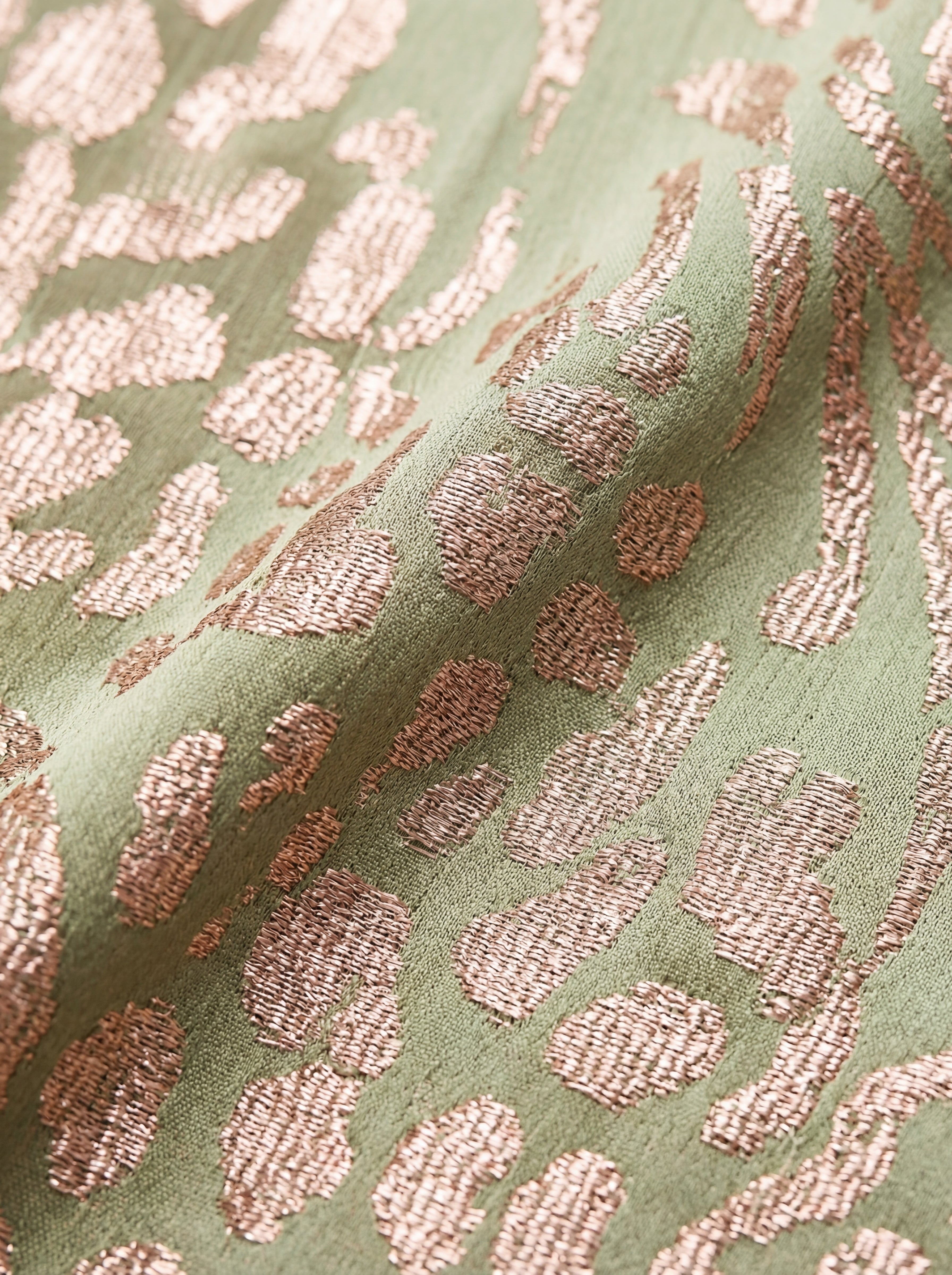 Julia – Robe élégante en tissu léger et fluide