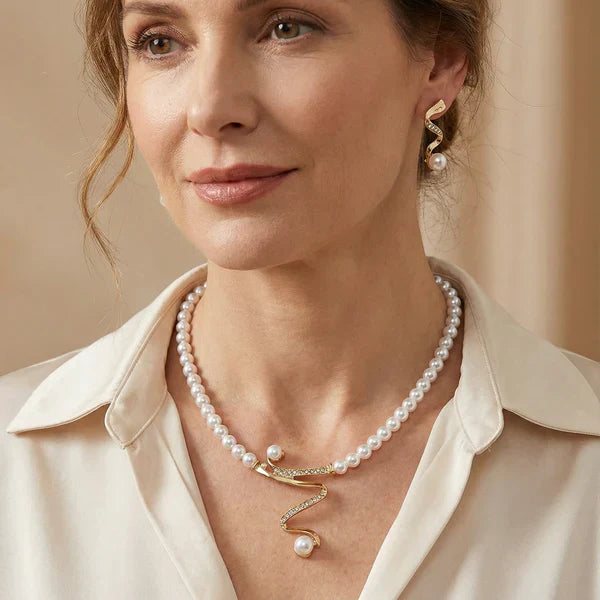 Ensemble de bijoux avec collier et boucles d'oreilles en perles naturelles