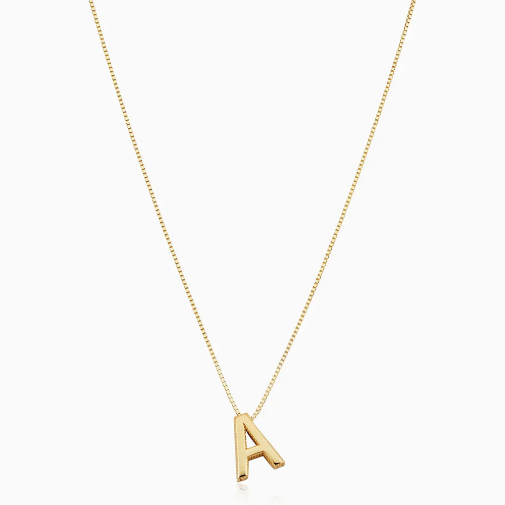 Collier avec des lettres d'amour