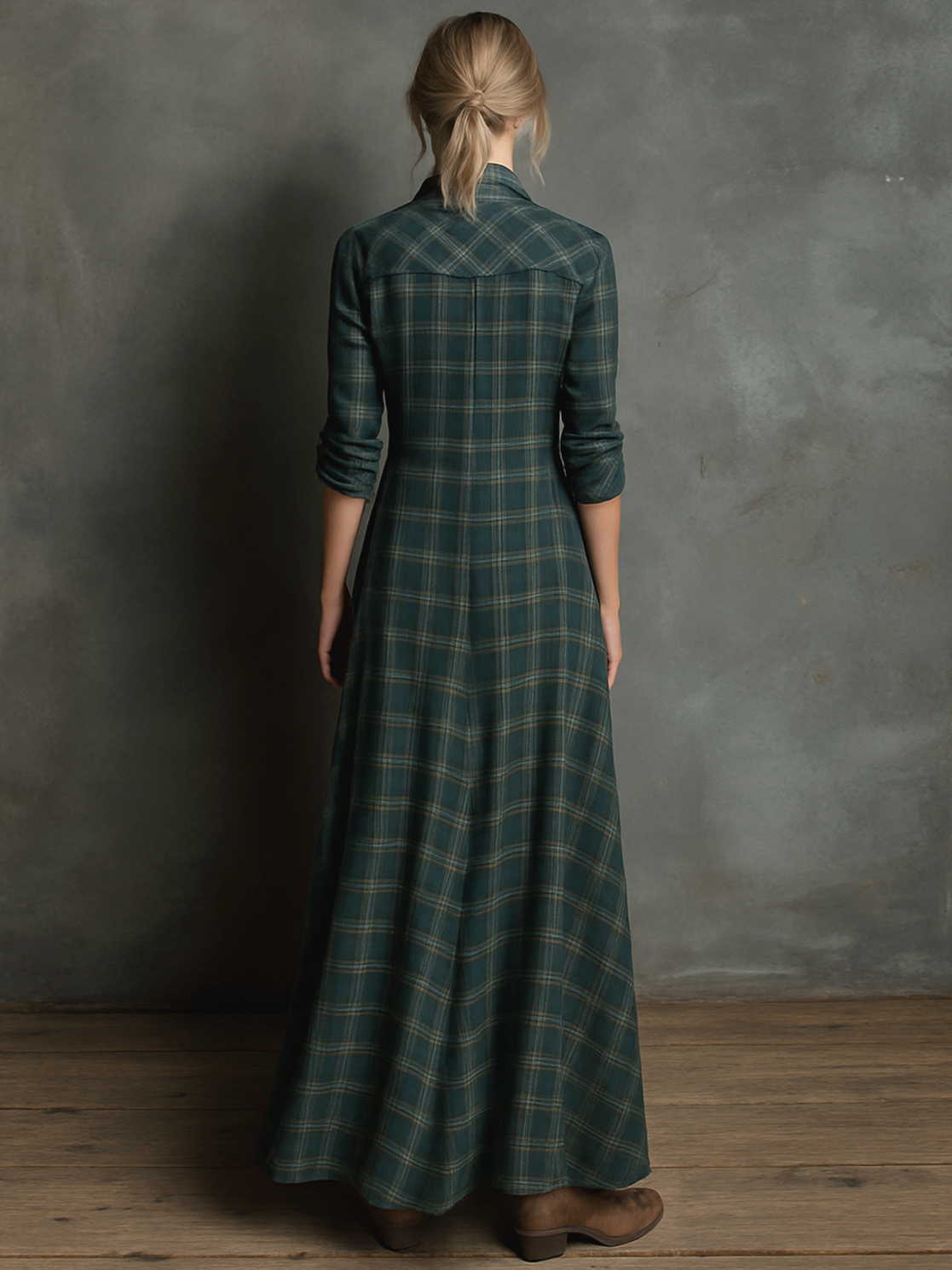 Robe maxi rayée avec col