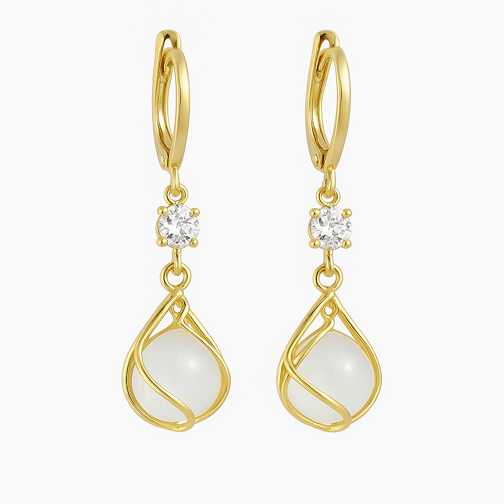 Boucles d'oreilles en or suspendues avec opale blanche