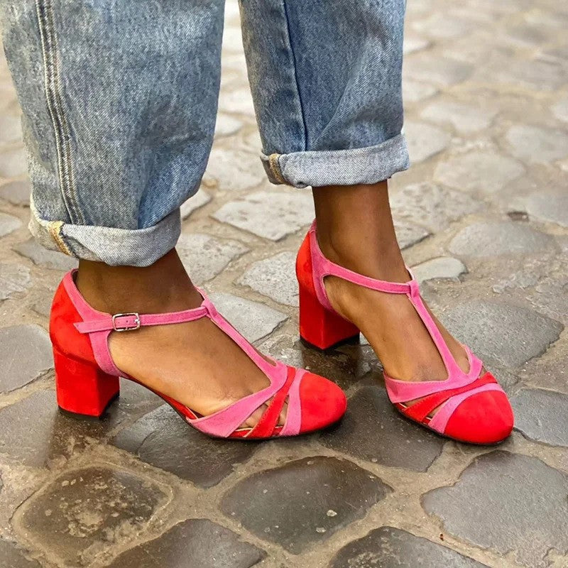 Chaussure avec bande T-BAR et talon stable