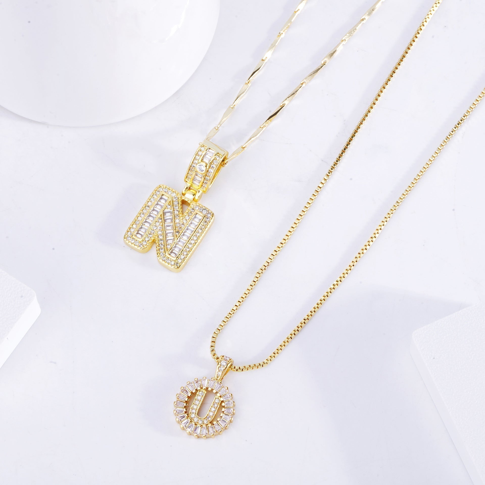 Ensemble de colliers avec lettre moissanite