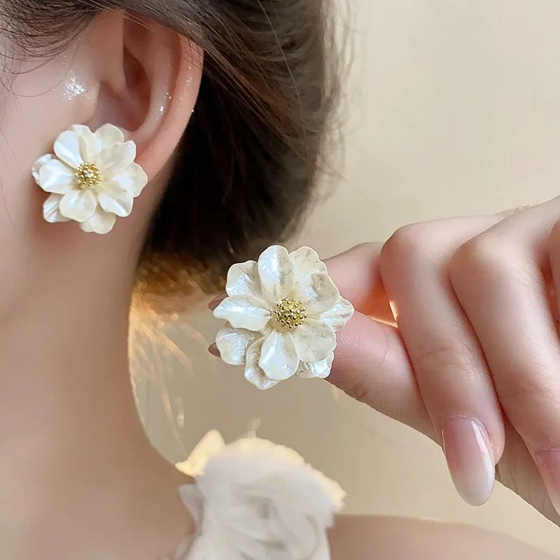 Boucles d'oreilles en acrylique blanc élégantes