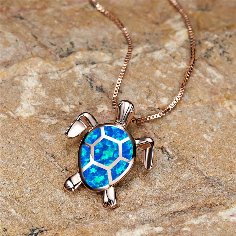Pendentif tortue en opale feu vert vintage en or