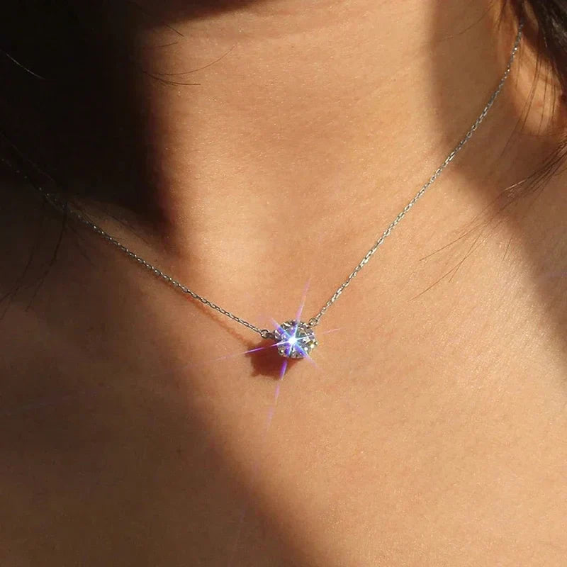 Pendentif solitaire élégant avec cristal