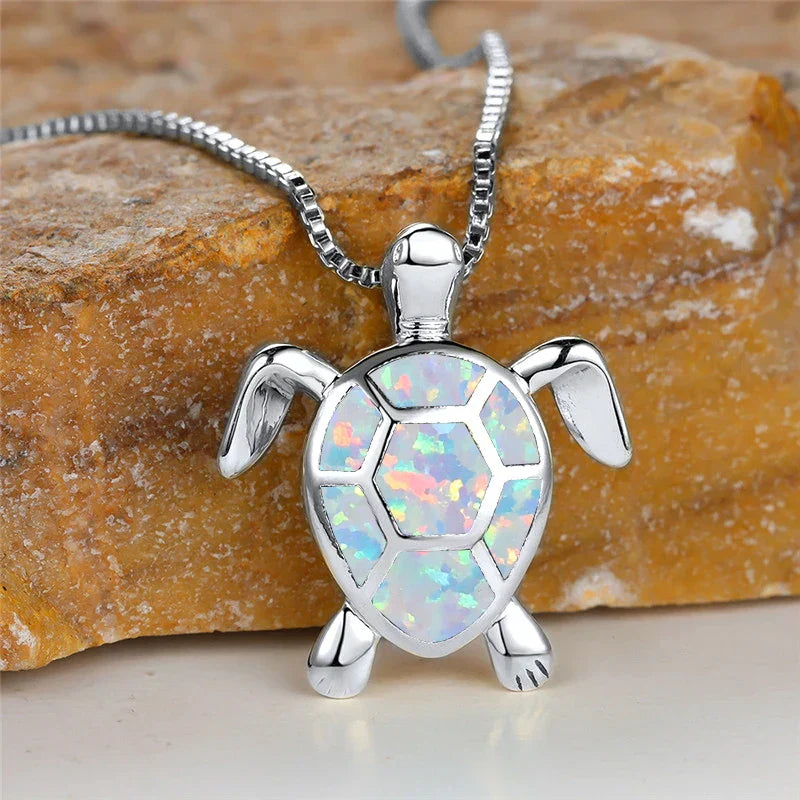 Pendentif tortue en opale feu verte fait main vintage