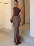Sofia | Robe maxi en satin avec une épaule