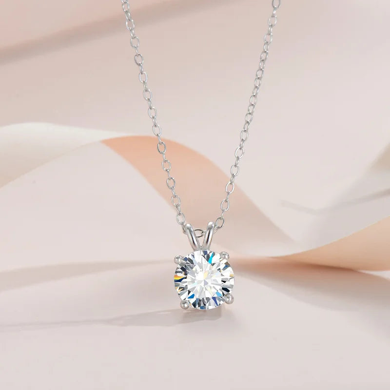 Collier exclusif en argent sterling avec moissanite