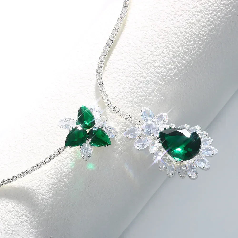 Collier vintage fleuri d'Émeraude