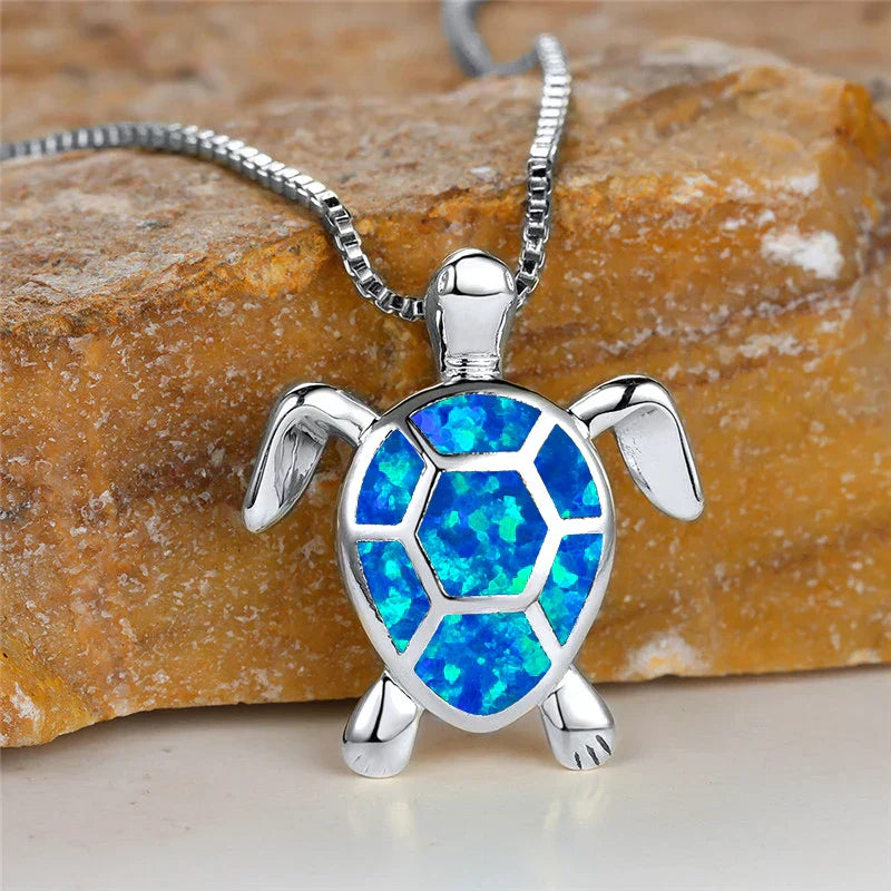 Pendentif tortue en opale feu vert vintage en or