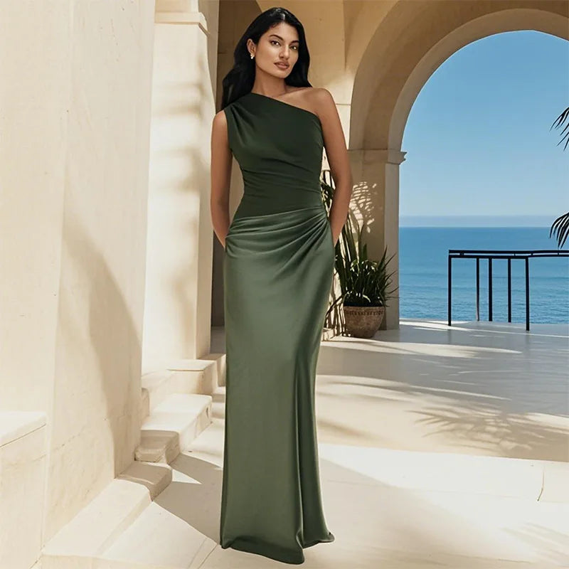 Sofia | Robe maxi en satin avec une épaule