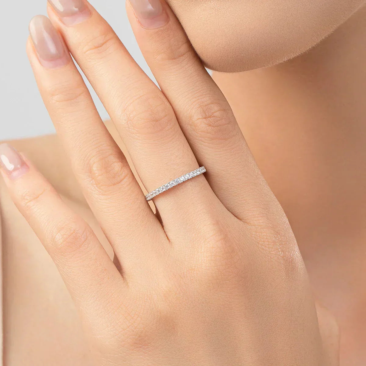 Bague éternelle minimale illuminée