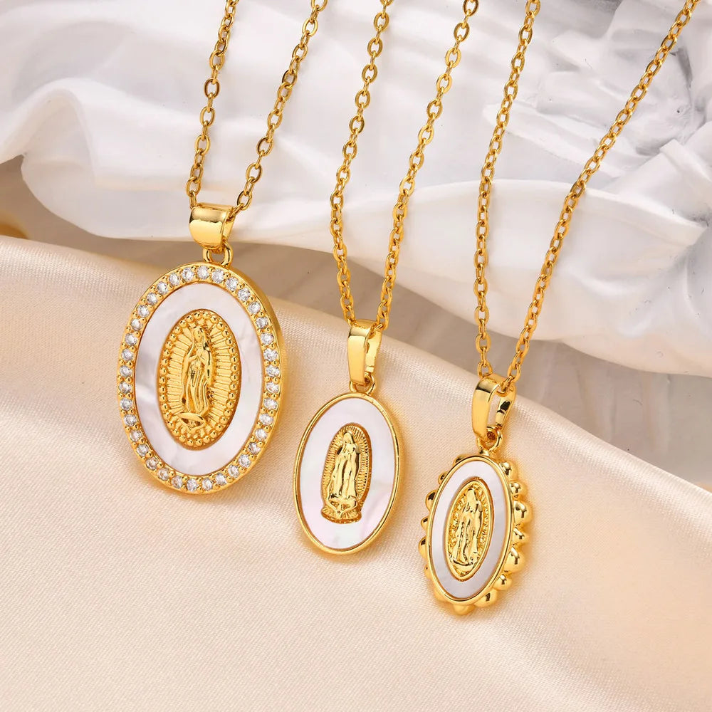 Collier avec pendentif elliptique de la Vierge en or
