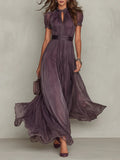 Flavia | Robe longue violette avec découpe en forme de clé, bord en dentelle de soie