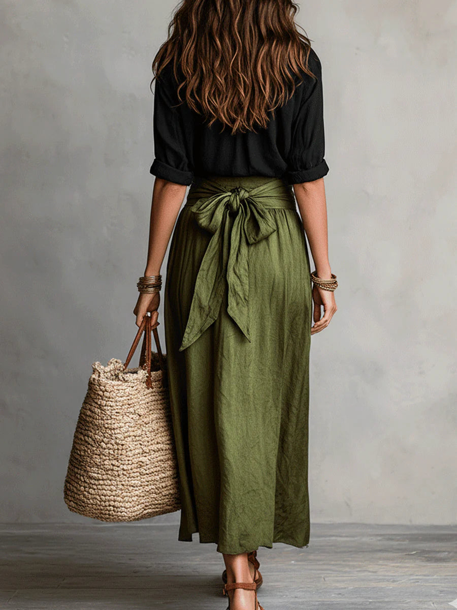Vera – Ensemble de deux pièces : chemise noire et jupe midi verte olive