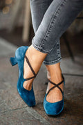 Chaussures à talons avec des lanières croisées