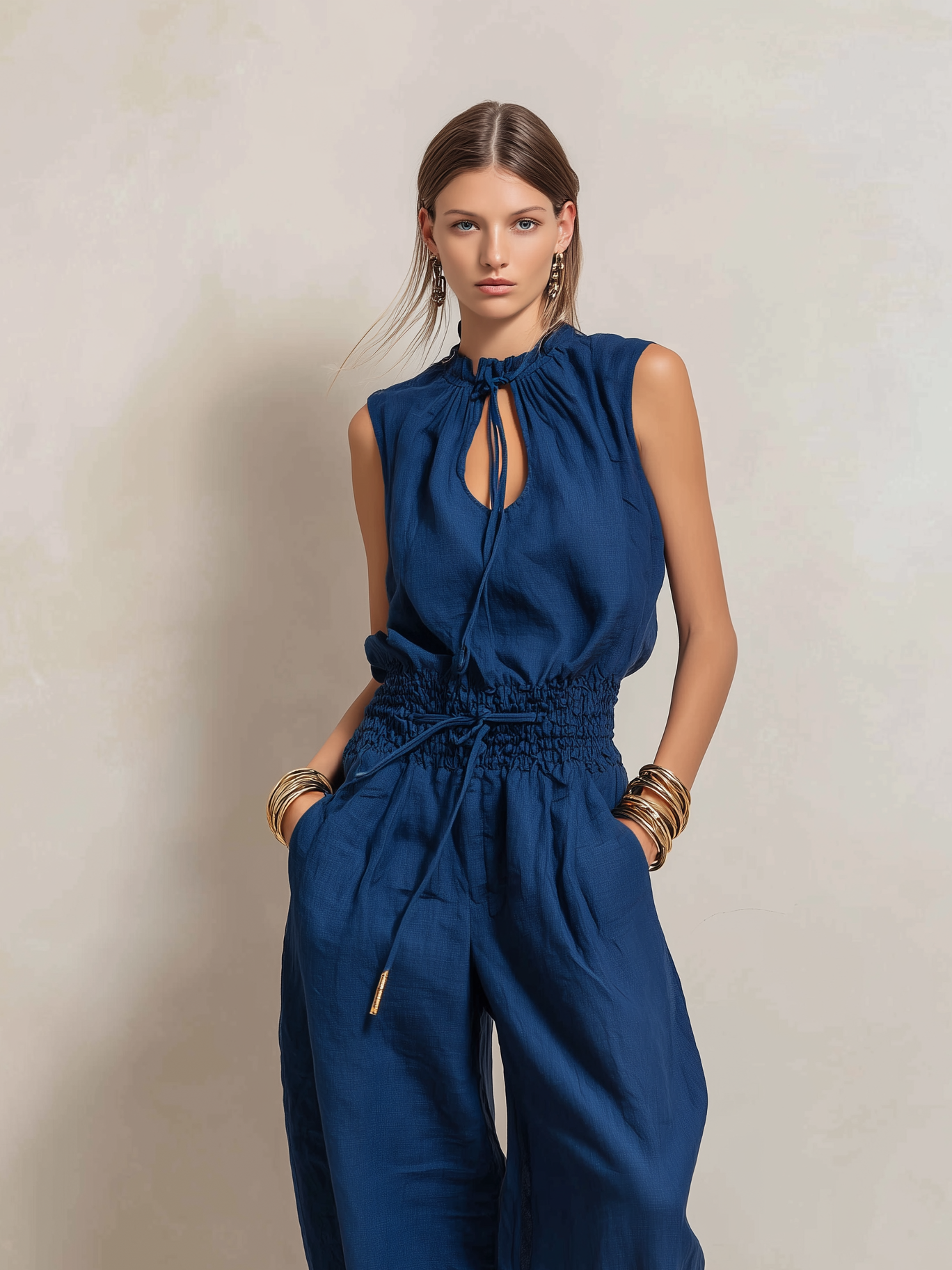 Body élégant pour femmes en bleu foncé en tissu coton-lin sans manches avec col rond MDZ2068C2AN