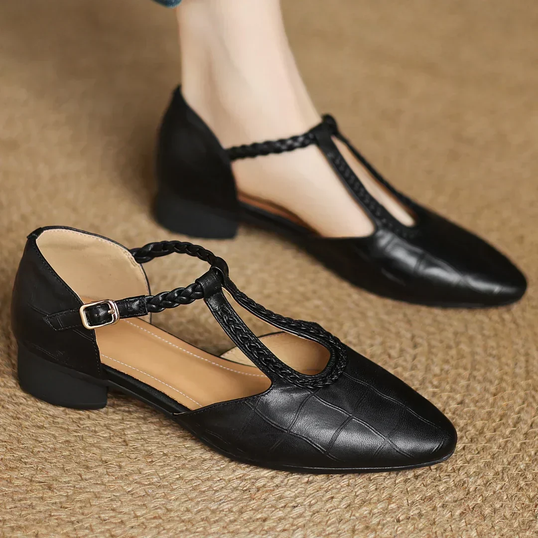 Chaussures Mary Jane pour femmes avec une sangle tressée et une finition élégante